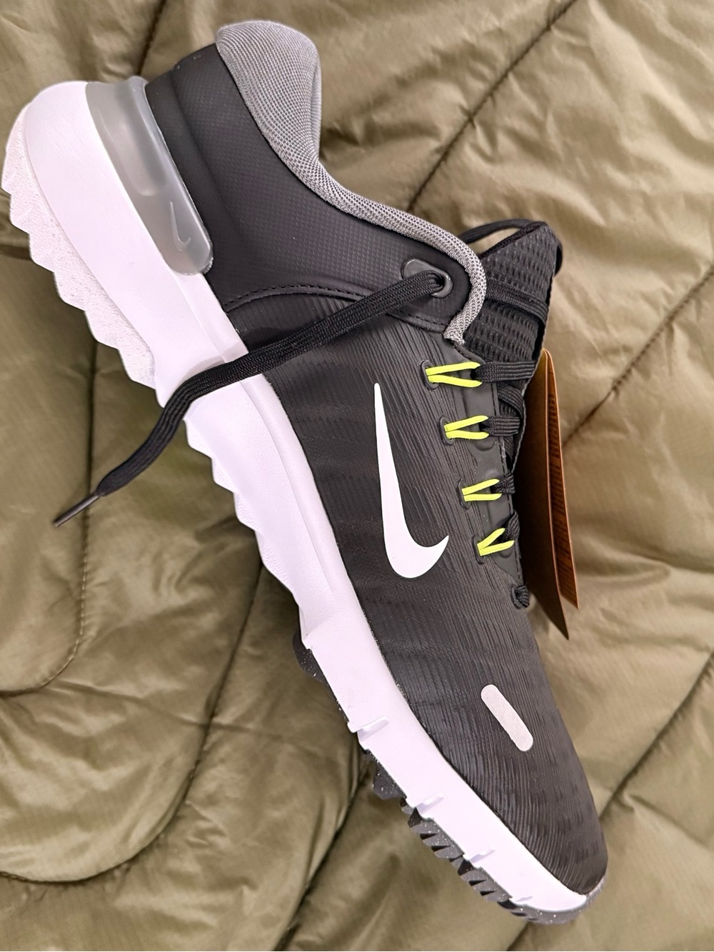 Nike Free Golf ⛳️ Men’s Black, Gray, & Volt, with reflective details